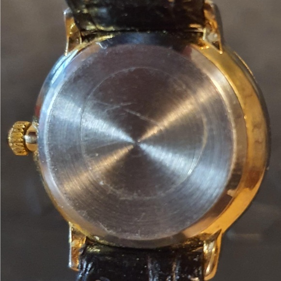 🦋10/$20🦋 Goldtone/Black Diamond Leather Women's Watch - Picture 4 of 4